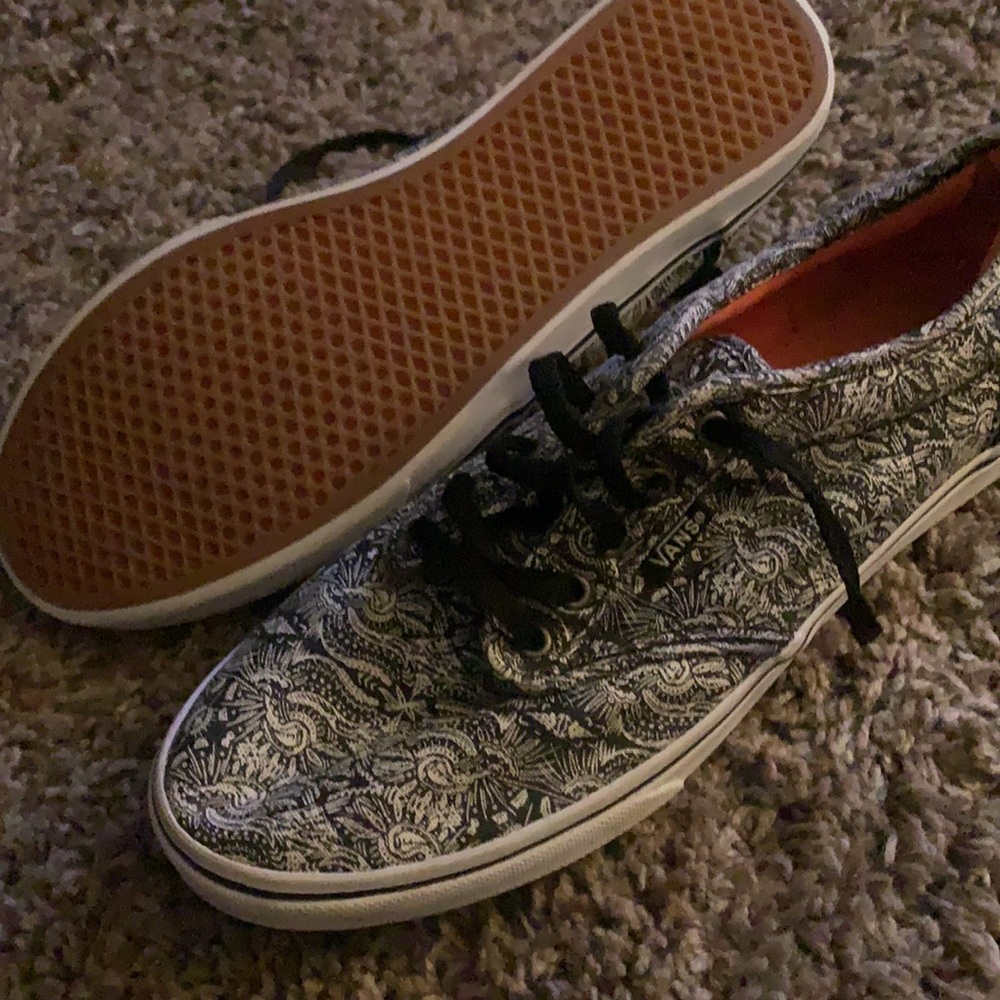 Vans - Picture 3 of 3
